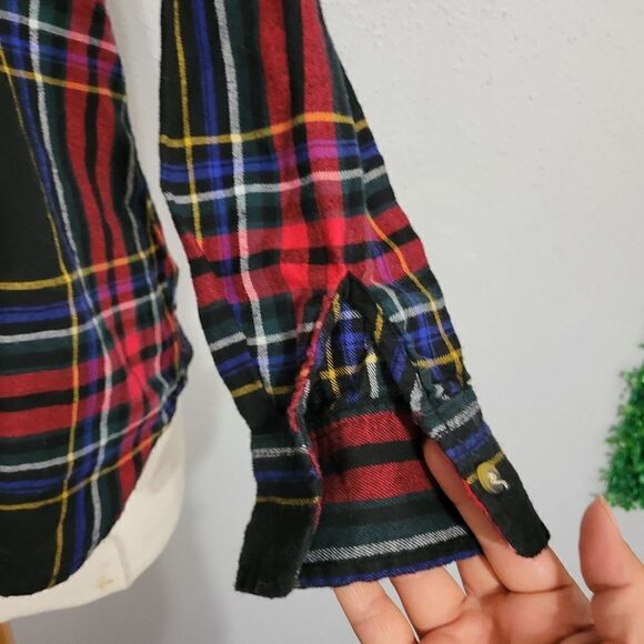 Maurices double pocket plaid button down shirt - Picture 4 of 9